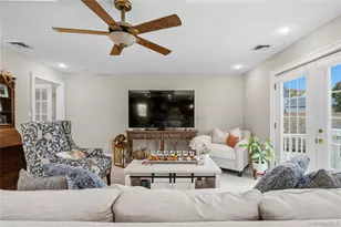 371 E Shore Rd, Lindenhurst, NY 11757 - Photo 16