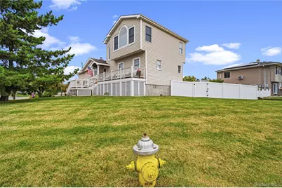 371 E Shore Road, Lindenhurst, NY 11757 - Photo 42