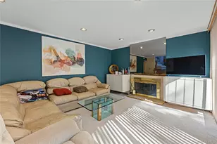 28 Chatham Rd, Commack, NY 11725 - Photo 10