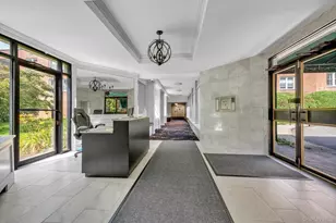 1390 Broadway, Hewlett, NY 11557 - Photo 2