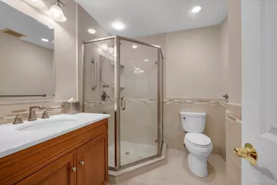 1390 Broadway #104, Hewlett, NY 11557 - Photo 16