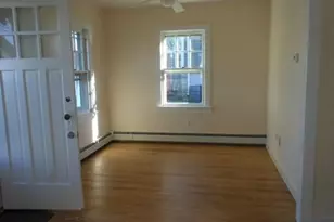 390 East Dr, Copiague, NY 11726 - Photo 4