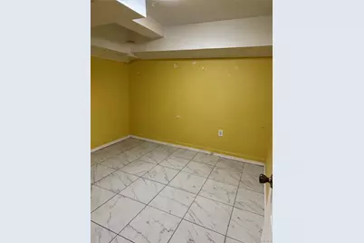 177-08 Jamaica Avenue #Basement, Jamaica, NY 11433 - Photo 4
