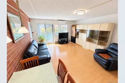 34-45 Leavitt Street #4B, Flushing, NY 11354 - Photo 2