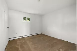 537 Lakeway Dr, North Babylon, NY 11704 - Photo 14