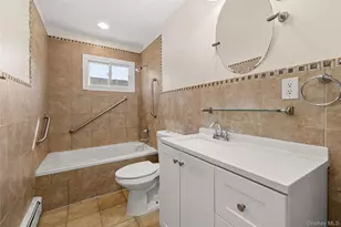 537 Lakeway Dr, North Babylon, NY 11704 - Photo 10