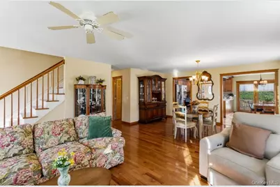 837 Smithtown Avenue, Bohemia, NY 11716 - Photo 14