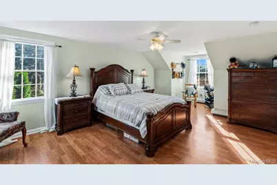 837 Smithtown Avenue, Bohemia, NY 11716 - Photo 22