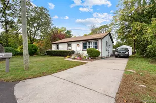 81 Bushwick Ave, Central Islip, NY 11722 - Photo 2