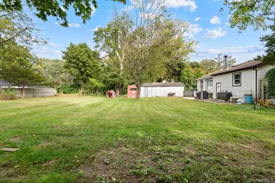 81 Bushwick Avenue, Central Islip, NY 11722 - Photo 32