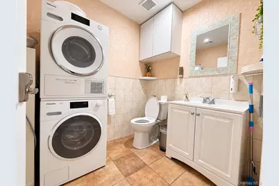 136-89 Roosevelt Avenue #201, Flushing, NY 11354 - Photo 6