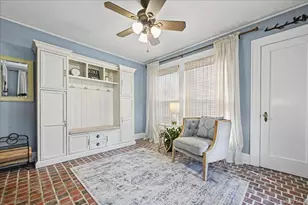 76 Powell Pl, Farmingdale, NY 11735 - Photo 2