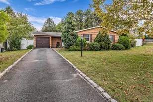 100 Ridgewood Ave, Holtsville, NY 11742 - Photo 2