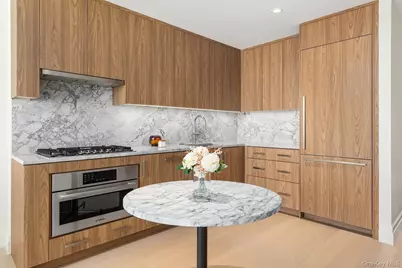 30-55 Vernon Boulevard #6A, Astoria, NY 11102 - Photo 4