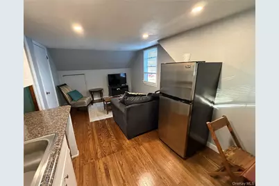 187 N Fulton Avenue, Lindenhurst, NY 11757 - Photo 18