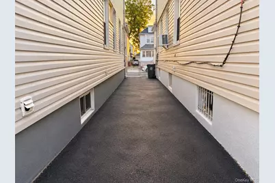 10725 115th Street, Richmond Hill, NY 11419 - Photo 4