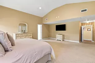 19 Wildwood Dr, Dix Hills, NY 11746 - Photo 24