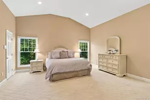 19 Wildwood Dr, Dix Hills, NY 11746 - Photo 22