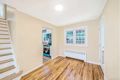 1025 N Greene Avenue, Lindenhurst, NY 11757 - Photo 6