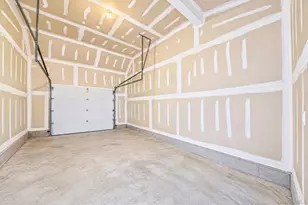 1025 N Greene Ave, Lindenhurst, NY 11757 - Photo 22