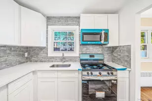 1025 N Greene Ave, Lindenhurst, NY 11757 - Photo 10