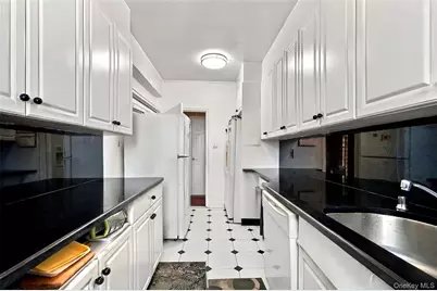 63-61 99 Streets #F2, Rego Park, NY 11374 - Photo 8