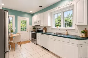 49 Walbrooke Rd, Scarsdale, NY 10583 - Photo 16