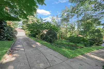 359 Ridge Road, Little Neck, NY 11363 - Photo 34