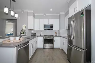 91305 E Hoffman Avenue #91-305, Lindenhurst, NY 11757 - Photo 4