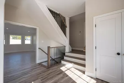 10 Autumn Lane, Amityville, NY 11701 - Photo 12