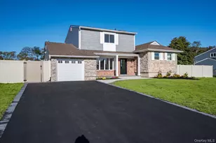 10 Autumn Ln, Amityville, NY 11701 - Photo 2
