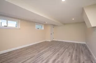 10 Autumn Ln, Amityville, NY 11701 - Photo 22