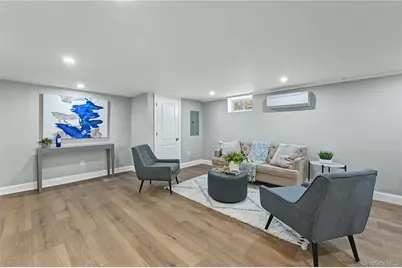 9431 239th Street, Floral Park, NY 11001 - Photo 14