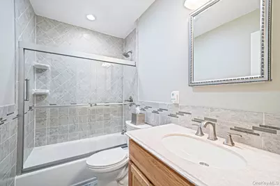 4 Starlight Drive, Commack, NY 11725 - Photo 18