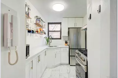 83-30 Vietor Avenue #708, Elmhurst, NY 11373 - Photo 2
