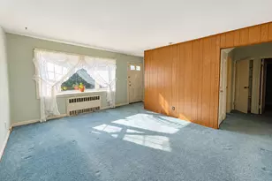 380 Gates Ave W, Lindenhurst, NY 11757 - Photo 6