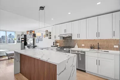 345 E 93rd Street #23F, New York, NY 10128 - Photo 2