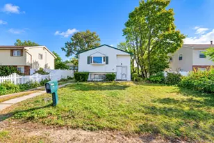 47 S 20th St, Wyandanch, NY 11798 - Photo 2