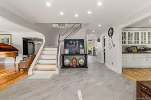 8 Winthrop Dr, Dix Hills, NY 11746 - Photo 6