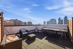 225 E 138th Street E, Bronx, NY 10451 - Photo 4