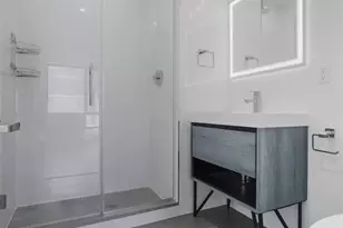 225 E 138th Street E, Bronx, NY 10451 - Photo 18
