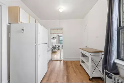 7234 Austin St #F6, Forest Hills, NY 11375 - Photo 8
