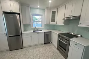7 Bolton Dr, Patchogue, NY 11772 - Photo 2