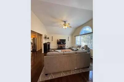 49 Hamilton Road, Hopewell Junction, NY 12533 - Photo 2