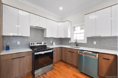 16905 104th Avenue, Jamaica, NY 11433 - Photo 4