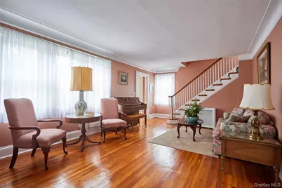 116 Oak Street, Floral Park, NY 11001 - Photo 4