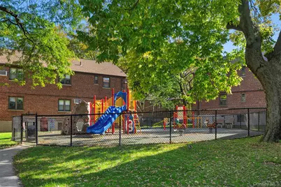 57-74 246th Crescent #57-74, Douglaston, NY 11362 - Photo 36