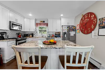 11 Elaine Drive, Sayville, NY 11782 - Photo 10
