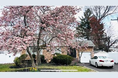 52 Miller Pl, Syosset, NY 11791 - Photo 1