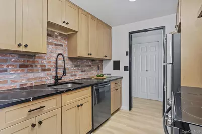 500 High Point Drive #709, Hartsdale, NY 10530 - Photo 2